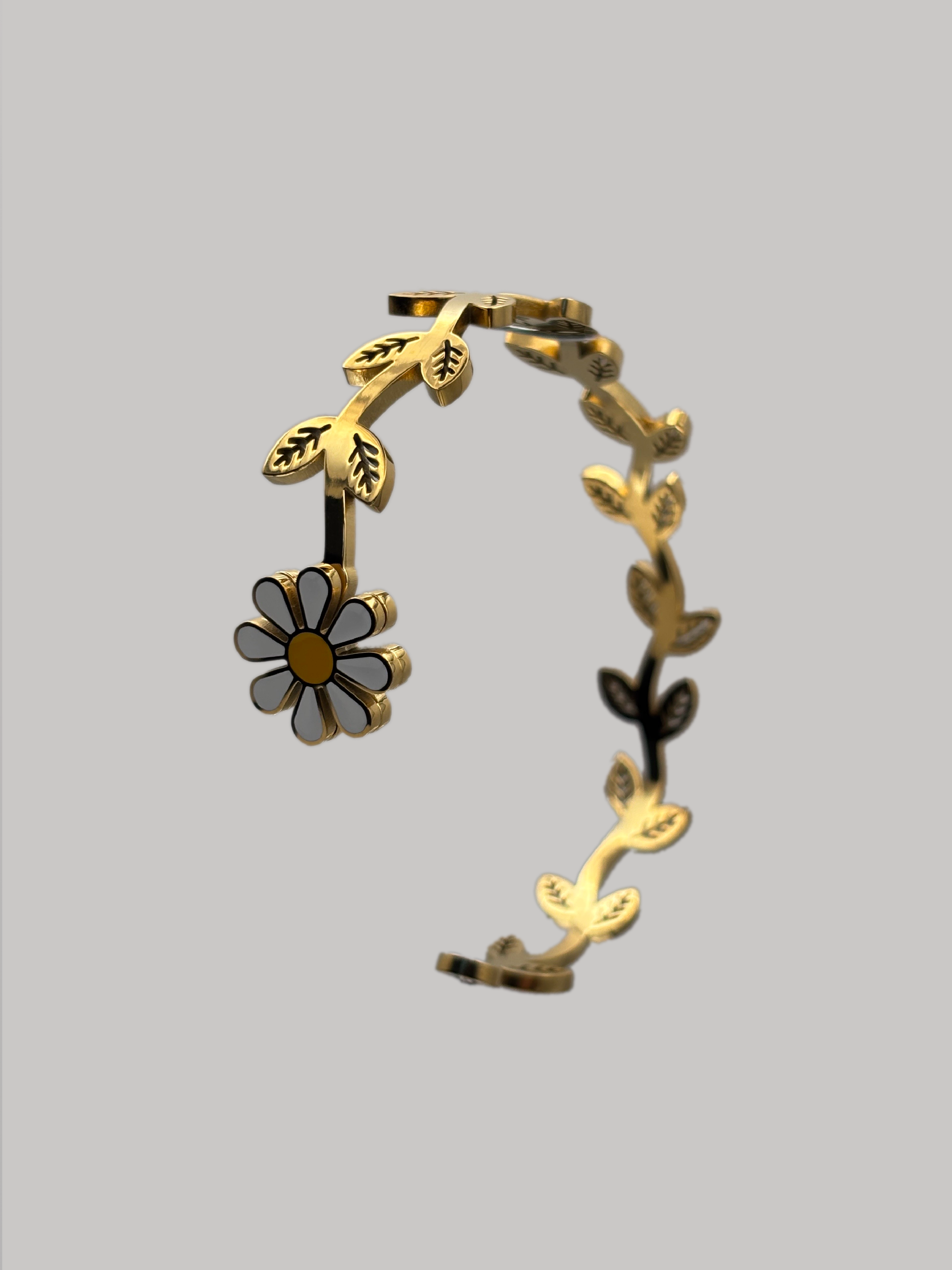 Daisy Cuff